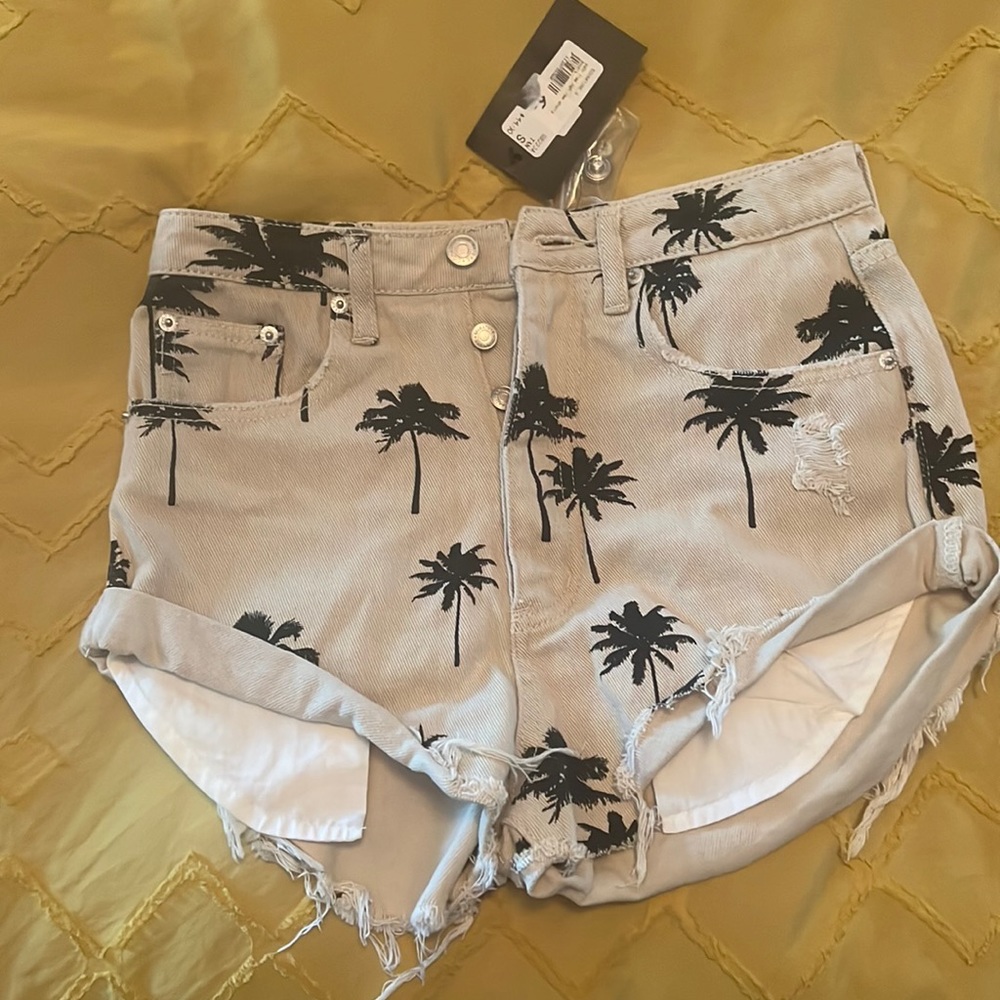 NWT Super cute shorts!! 🏝⚓️